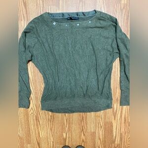 Womens White House Black Market medium green long sleeved sweater tee